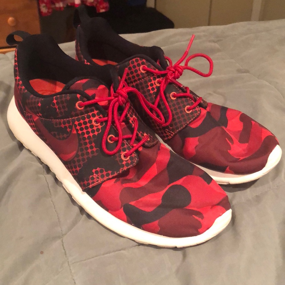Nike Roshe Run Red Camo